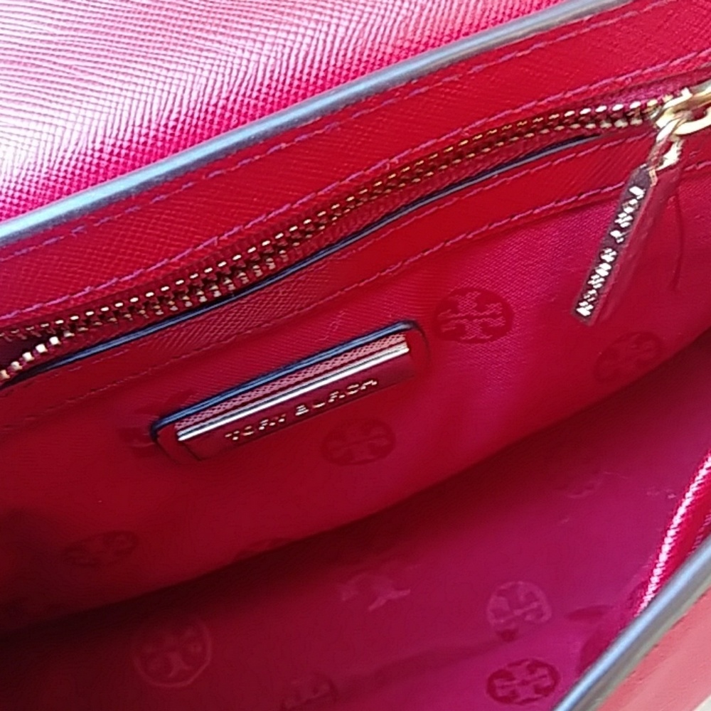 Tory Burch Robinson Cross-body Handbag! - Picture 5 of 8